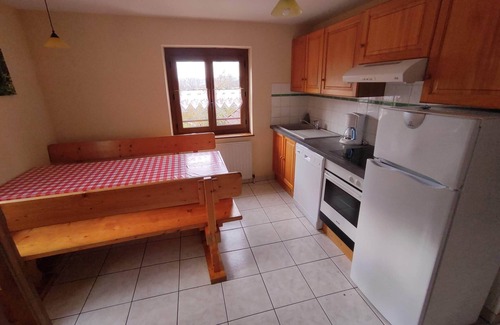 Dommartin-les-Remiremont Cottage | Gîte Lise with Spa Jacuzzi Sauna