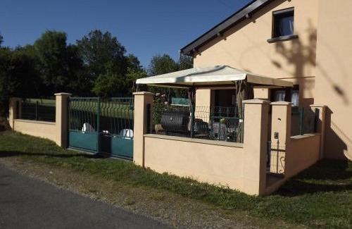 Najac House | Gite La Baraque