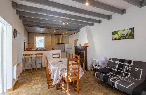 Saint-Andre-dAllas House | Gite La Salamandre
