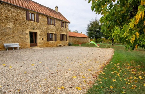 Saint-Crepin-et-Carlucet Cottage | Gite Saint-Crépin-et-Carlucet, 4 bedrooms, 10 persons