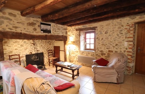 Saint-Etienne-de-Maurs Cottage | Gite Saint-Étienne-de-Maurs, 1 bedroom, 3 persons