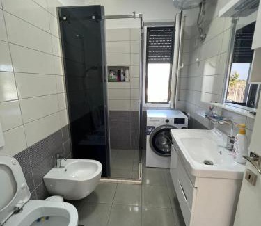 Qerek Apartment | Gjiri i Lalezit Vala Mar Apartment with garden