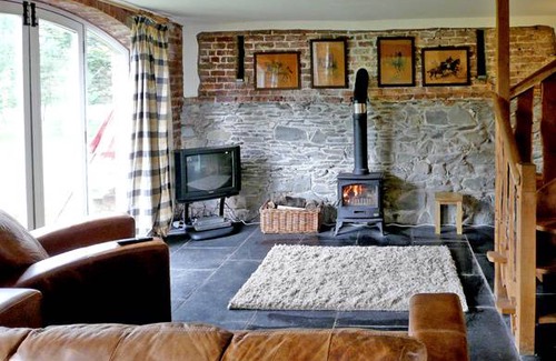 Hendrerwydd Cottage | Glan Clwyd Isa - The Coach House