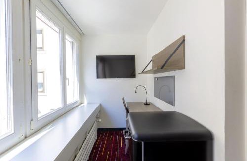 Lucerne Hotel | GLANDON Rooms Limelight - Self-Check-In