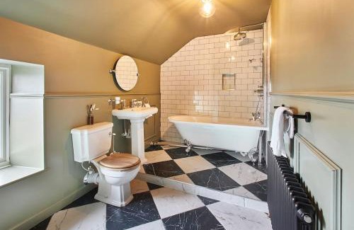 South Charlton House | Glasswing Stays Joe's cottage