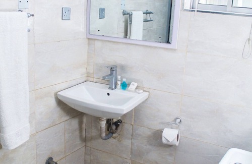 Ofin Hotel | Glee Hotel