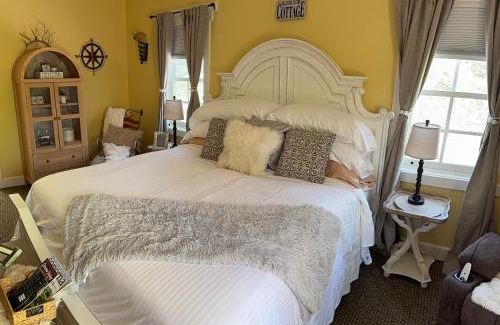 Glen Ellen Hotel | Glen Ellen Inn Secret Cottages