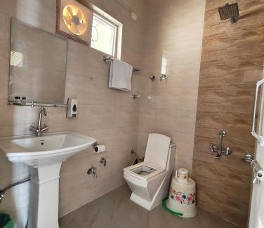 Gunehr Hotel | Gliders Inn- Curated by Sukhdev