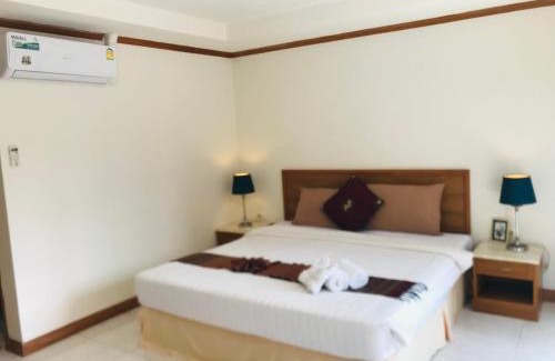 Patong Hotel | Global Hotel Beach View