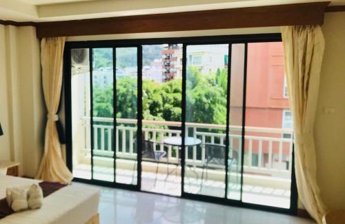 Patong Hotel | Global Hotel Beach View