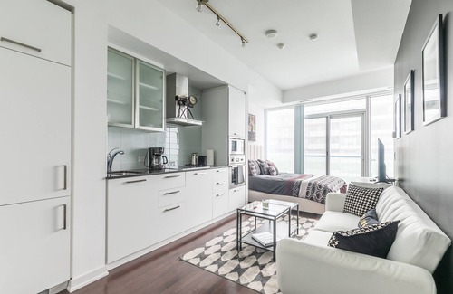 Toronto Entertainment District Apartment | GLOBALSTAY. Maple Leaf Square