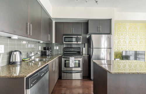 Toronto Entertainment District Apartment | GLOBALSTAY. Maple Leaf Square