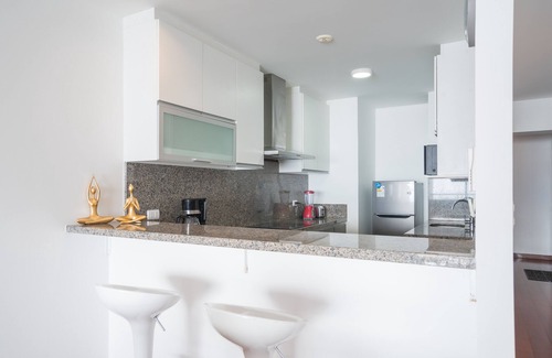 Santa Cruz Apartment | GLOBALSTAY. Ocean View Apartments. Pool. Gym