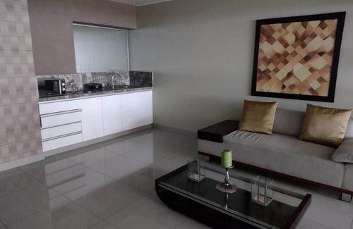 Santa Cruz Apartment | GLOBALSTAY. Ocean View Apartments. Pool. Gym