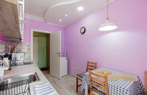 Savski Venac Apartment | Gloria 2 charming 1-bedroom apartment in lovely Beograd with WiFi, AC
