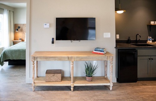Brazos Hotel | Gloria Inn Unit 1- 5 minutes to Baylor