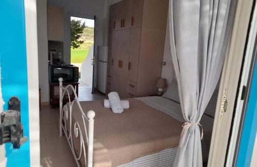 Naxos Apartment | Glyfada Suite