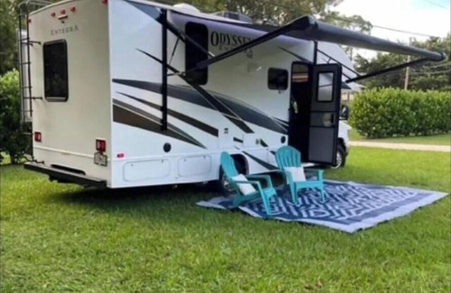 Jupiter Farms House | Go on a American Odyssey! 24' and easy to handle SE Class C