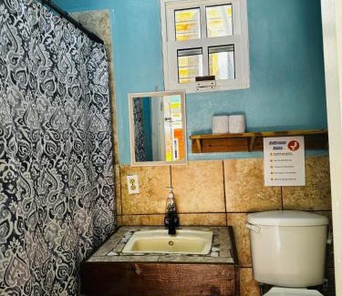 Caye Caulker Hostel | Go Slow Guesthouse