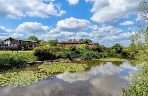 Harvington House | Gold Deluxe 3 Bed sleeps 8 Pet friendly
