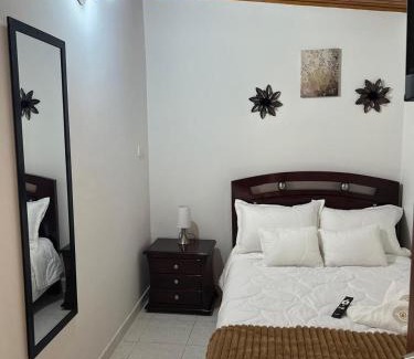 Calle 26 Apartment | Golden Airport Connection Hotel