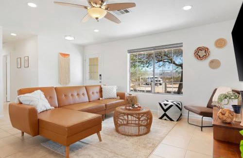 Joshua Tree House | Golden Desert Ranch - Hot Tub, Fire Pit and BBQ! home