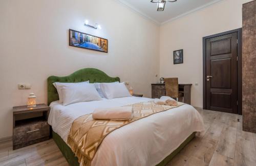 Tbilisi City Centre Hotel | Golden Light Hotel