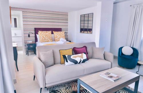 Golden Mile House | Golden Myra Apart-Hotel