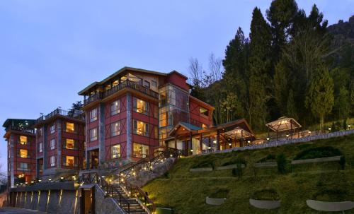 Sonwar Bagh Hotel | Golden Tulip Srinagar