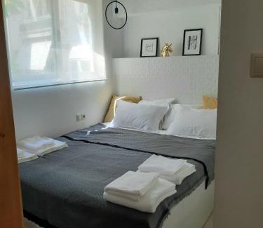 Kypseli Apartment | Golden Unicorn Studio in the center of Athens