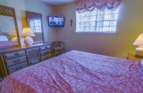 Miramar Beach Cottage | Golf Course 93a 3 Bedroom Condo by Redawning