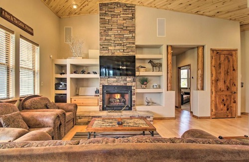 Torreon House | Golf Course and Lake Views Luxe Show Low Cabin