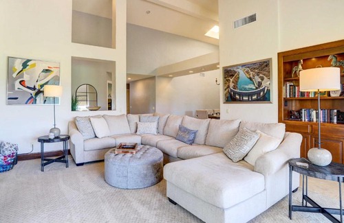 Palm Desert Apartment | Golf Course View and Pool Access Palm Desert Condo