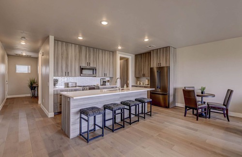 St. George Condo | Golfers Getaway in Secluded and Quiet Setting, Golf Course and Mountain Views!