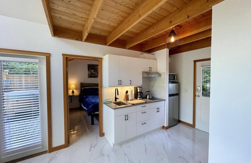 Ucluelet Hotel | Gone With the Wind Cabin