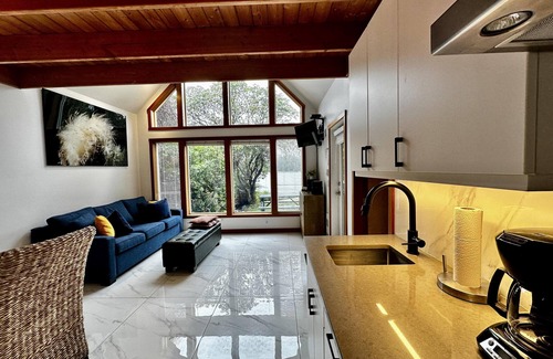 Ucluelet Hotel | Gone With the Wind Cabin