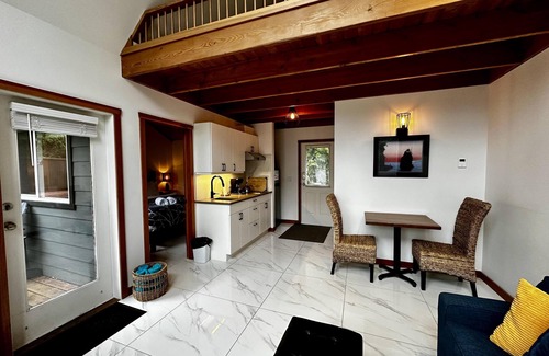 Ucluelet Hotel | Gone With the Wind Cabin