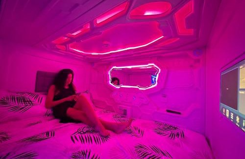 El Ejido Hotel | GOOD VIBES ONLY Capsule Hostel Malaga