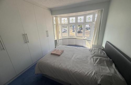 Stanmore House | Gordon Avenue Guest House HA7 London