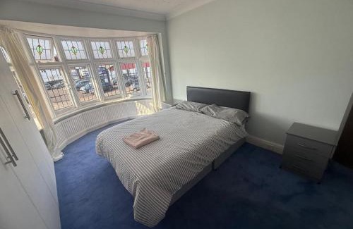 Stanmore House | Gordon Avenue Guest House HA7 London
