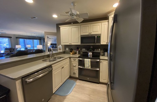 Camdenton Condo | Gorgeous 3 bed/2 bath walk-in condo with tranquil lake view! (Sleeps 6-8)