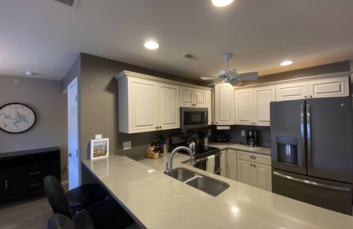 Camdenton Condo | Gorgeous 3 bed/2 bath walk-in condo with tranquil lake view! (Sleeps 6-8)