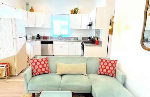 Atwater Village Cottage | Gorgeous 3bd/3bth cottage & patio