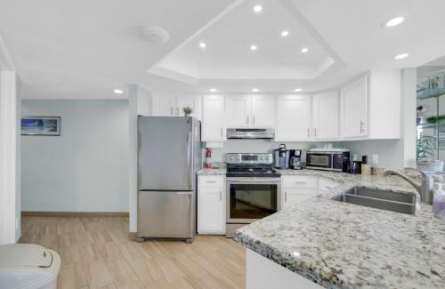 South Padre Island Apartment | Gorgeous 9th Floor Ocean Front at Aquarius Resort