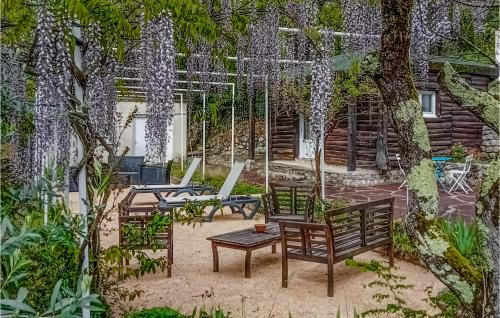 Vallon-Pont-d'Arc Apartment | Gorgeous Apartment In Vallon Pont D'arc