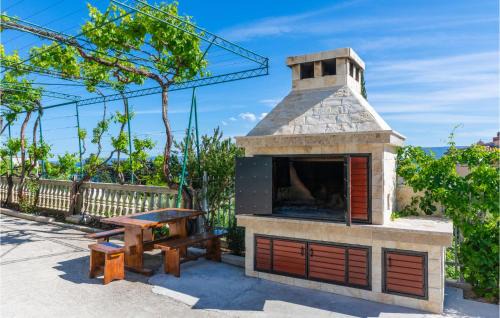 Duce Apartment | Gorgeous Apartment In Duce With Wifi