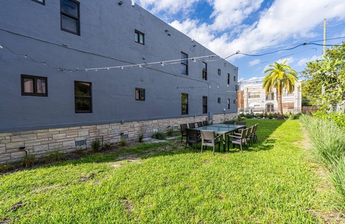 East Little Havana Apartment | Gorgeous Apartment with Free Parking