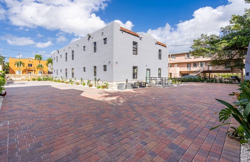 East Little Havana Apartment | Gorgeous Apartment with Free Parking