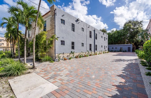 East Little Havana Apartment | Gorgeous Apartment with Free Parking