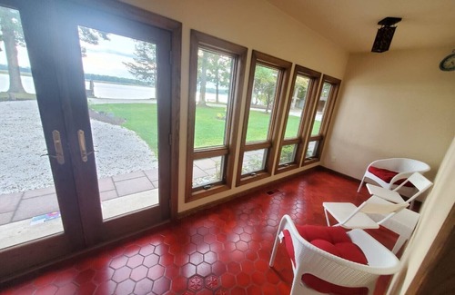 Port Elizabeth House | Gorgeous, Cozy Villa with breathtaking sunset views, river access and Hot Tub.